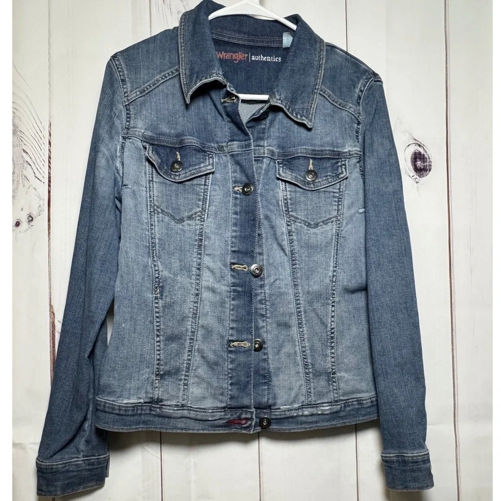 Distressed Wrangler Jean‎ Jacket / Medium / Sku0030